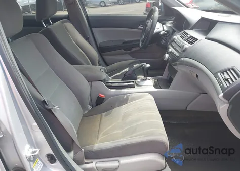 2011 Honda Accord 2.4 Lx z USA, uszkodzony, nr VIN 1HGCP2F33BA070497